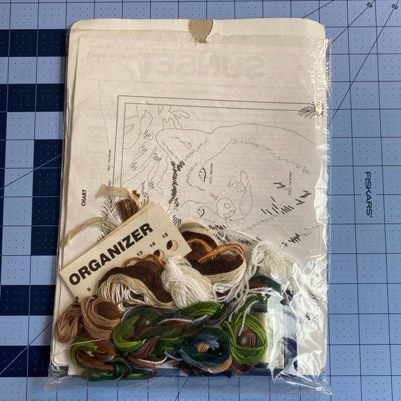 Dimensions Sunset Wolf Crewel Kit The Sentinel #11109 Al Agnew 12x15 1998 - Picture 3 of 5